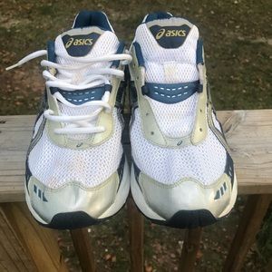 Asics Shoes - ASICS GEL running shoes 11 Asics Shoes - ASICS GEL running shoes 11